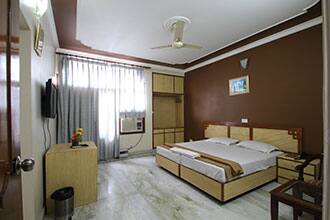 Hotel Starline - Sector 15, Gurgaon 2